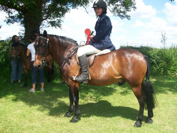 With our rosette & trophy, we won the SJ. Percy was amazing for me!